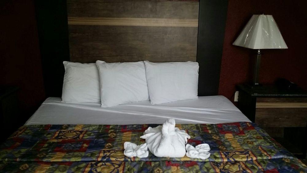 Red Carpet Inn Томс-Ривер Экстерьер фото